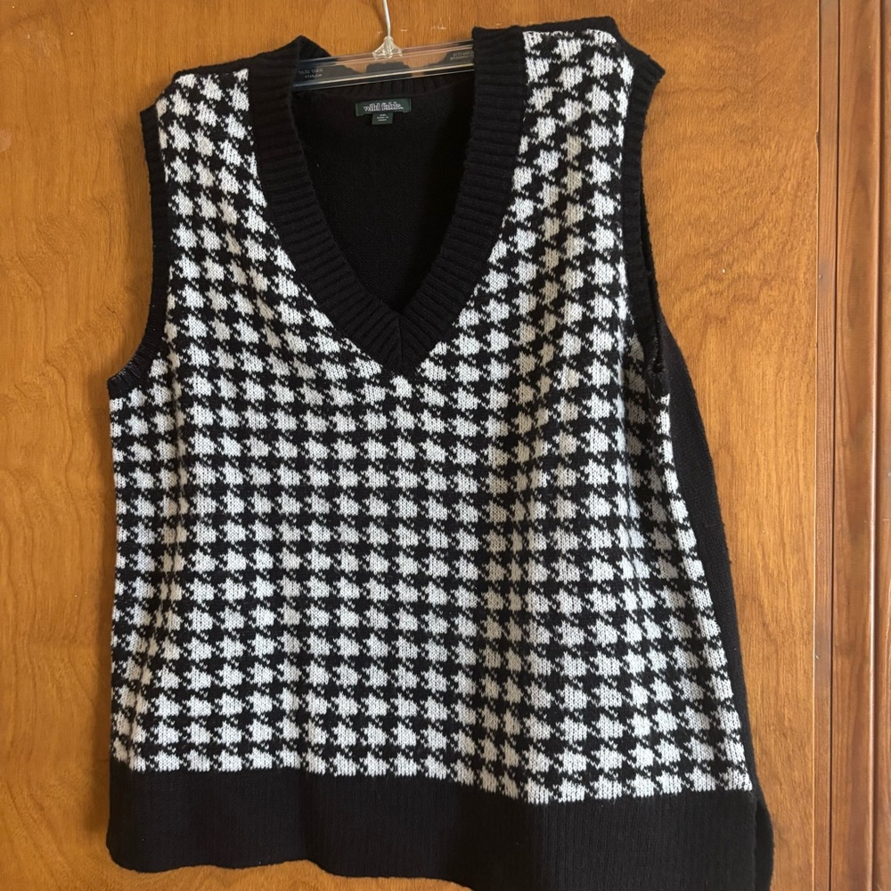 Wild Fable Houndstooth Knit Sweater Vest